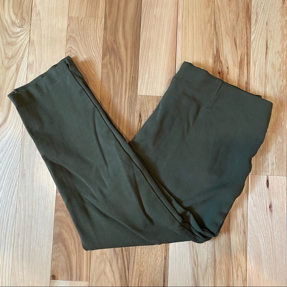 Chico’s Heavy Knit Stretch Army Green Pull On Capri Pants